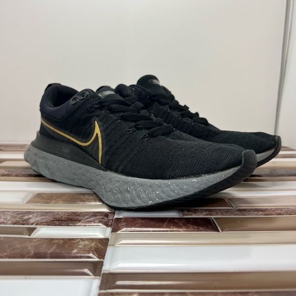 Nike React Infinity Run Flyknit 2(MEN) size 9 - Picture 11 of 16